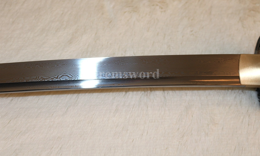 Hand forged Japanese katana damascus folded steel samurai sword battle sharp.
