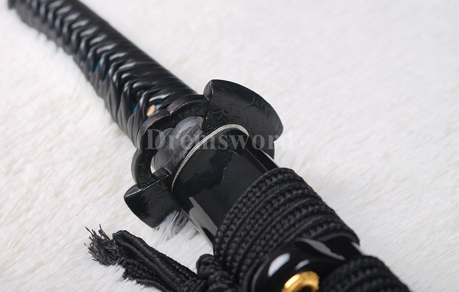 Handmade black damascus folded steel japanese samurai katana sword hand-arrasive hamon full tang sharp.