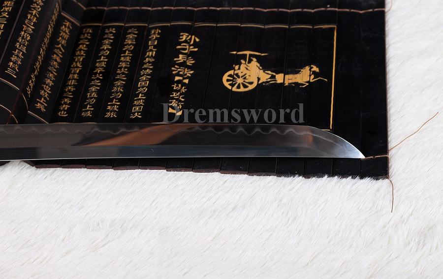 Fully hand forged Clay tempered T10 steel japanese Katana sword battle ready Functional full tang sharp.