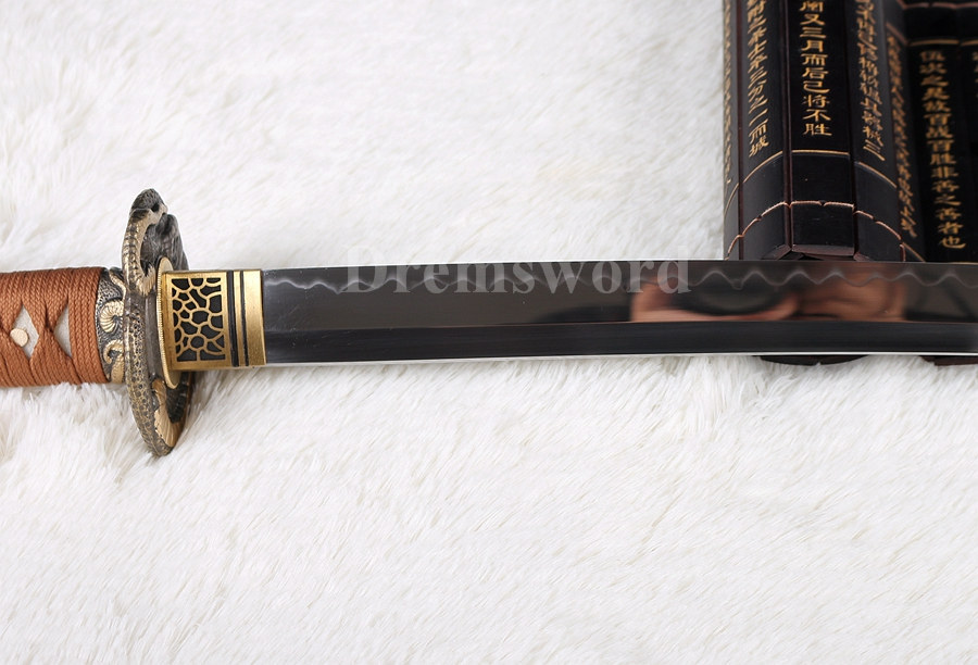 Fully hand forged Clay tempered T10 steel japanese Katana sword battle ready Functional full tang sharp.