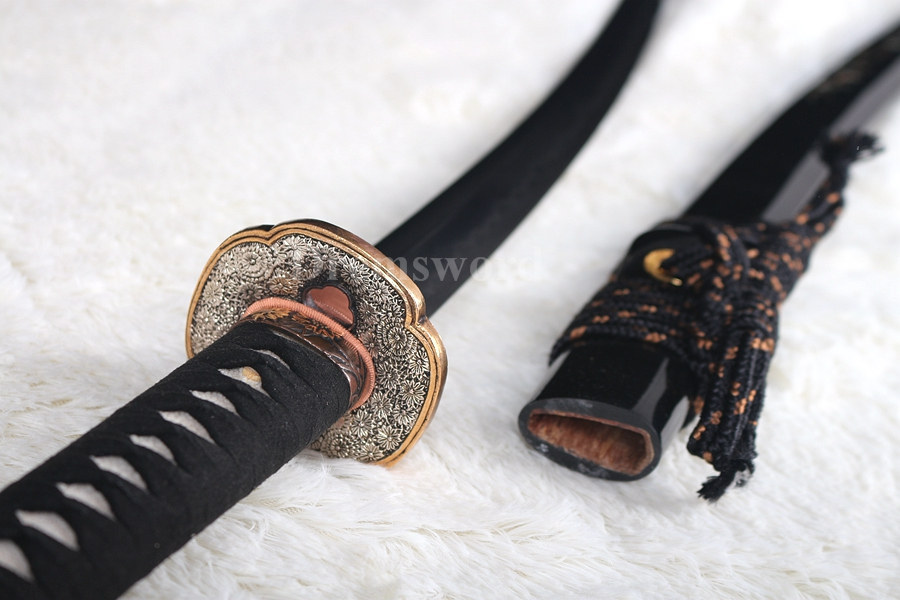 Handmade katana Japanese samurai Sword folded steel Clay Tempered full tang battle ready sharp blade.