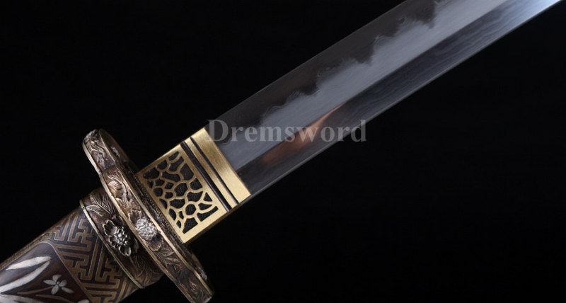 Fully handmade Japanese Tachi Sword Folded Steel Clay Tempered Full Tang Sharp Abrasive Blade