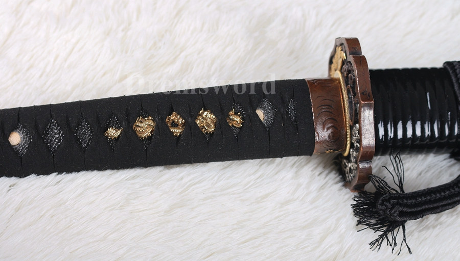 Clay tempered T10 steel handmade japanese samurai katana sword full tang sharp battle ready .