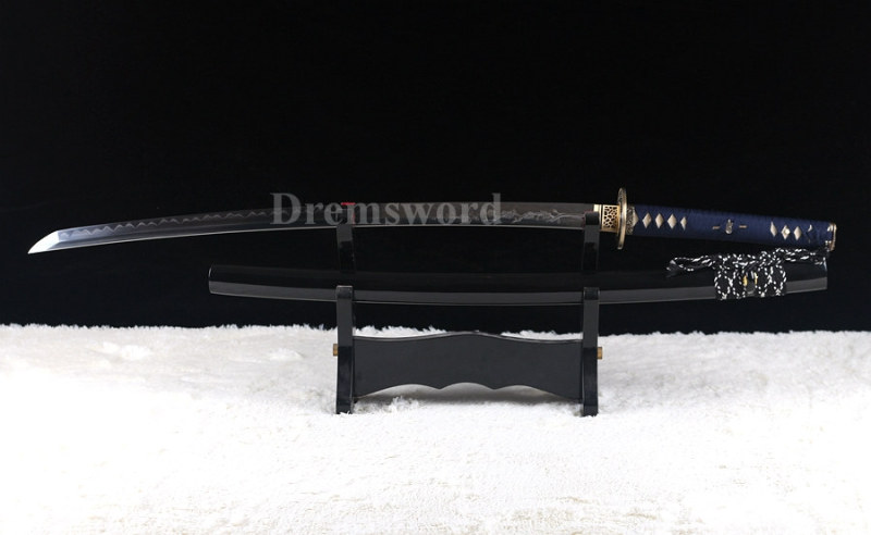 Hand forged Clay tempered Folded Steel Japanese Samurai Katana Sword full tang sharp blossom engarved blade.