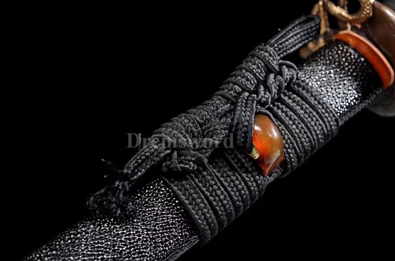 Hand forged Clay tempered katana japanese samurai sword Folded steel Feather-shaped pattern texture full tang sharp.