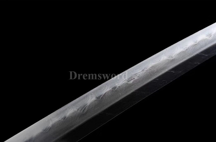 Hand forged Clay tempered katana japanese samurai sword Folded steel Feather-shaped pattern texture full tang sharp.