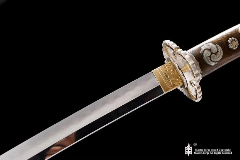 Japanese Tachi Battle Ready samurai Sword Folded Steel Clay Tempered full tang Blade Razor Sharp twisted shaped texture.