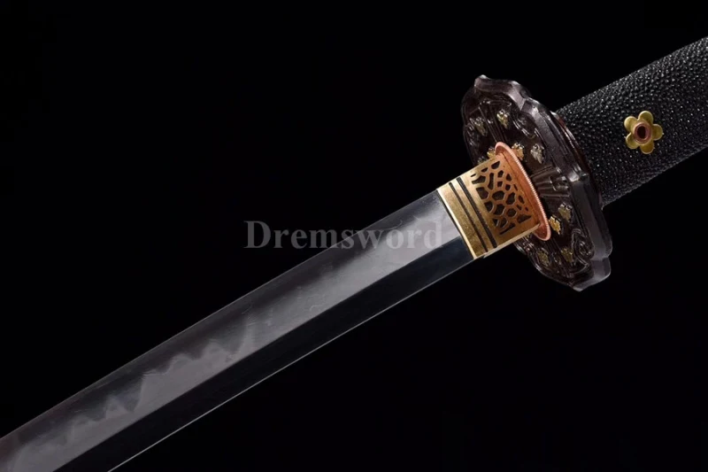 Japanese Tachi Battle Ready samurai Sword Folded Steel Clay Tempered full tang Blade Razor Sharp feather shaped texture.