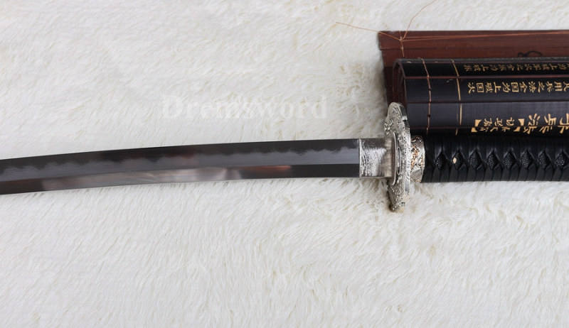 Hand forged clay tempered Folded Steel Hazuya Polish Japanese Samurai Katana Sword blossom engraved Razor Sharp.
