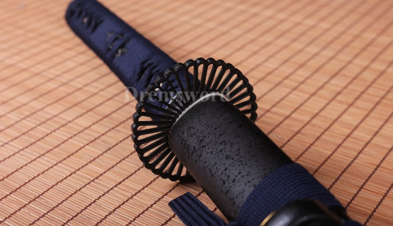 high quality Blue Blade Katana Japanese Samurai Sword 1095 High Carbon Steel full tang battle ready sharp iron tsuba.