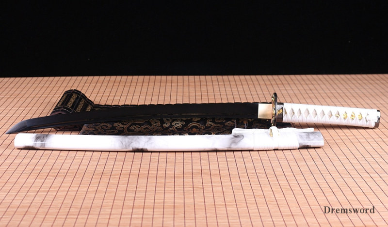 handmade Japanese wakizashi Samurai Sword Black damascus Folded Steel Full Tang Sharp Blade.