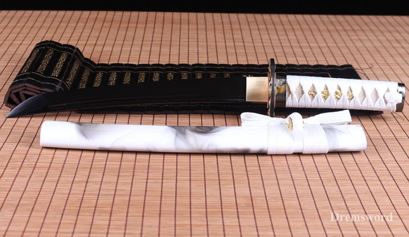 handmade Japanese tanto Samurai Sword Black damascus Folded Steel Full Tang Sharp Blade.