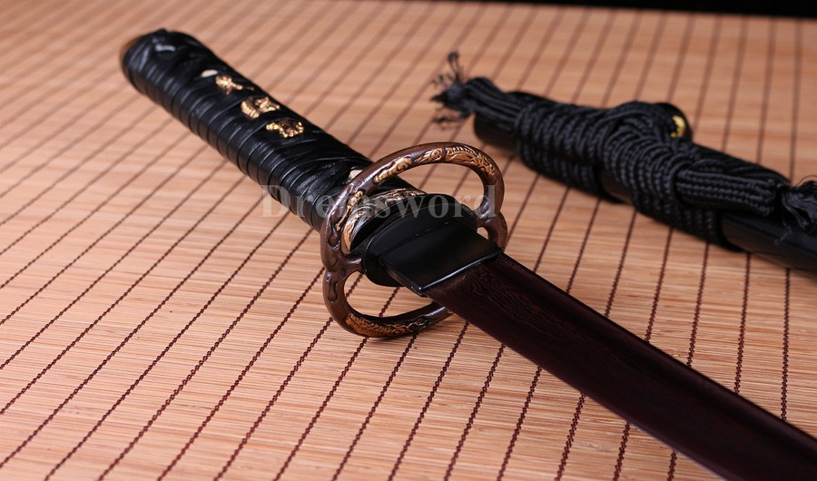 hand forge Japanese wakizashi Samurai Sword red&Black damascus Folded Steel Full Tang Sharp Blade.