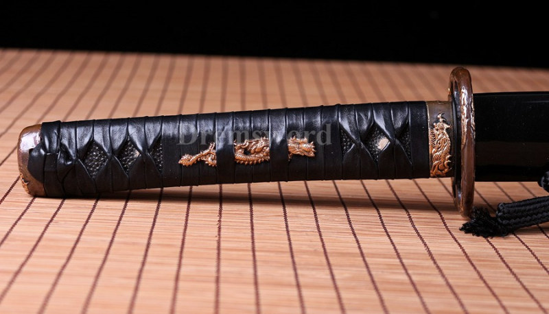 hand forge Japanese wakizashi Samurai Sword red&Black damascus Folded Steel Full Tang Sharp Blade.