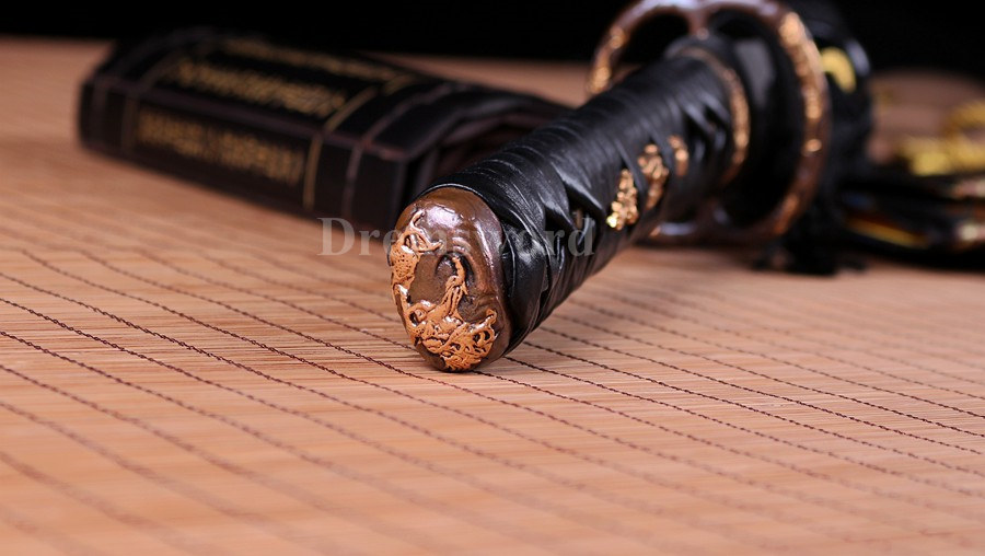 hand forge Japanese wakizashi Samurai Sword red&Black damascus Folded Steel Full Tang Sharp Blade.
