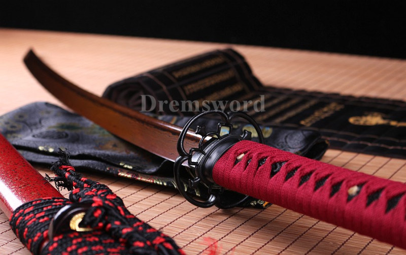 Hand forge Japanese Samurai Sword red&Black damascus Folded Steel katana Japanese Samurai Sword Full Tang Sharp Blade.