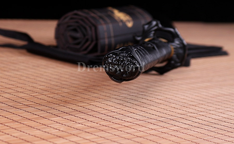 hand forge Black Folded Steel katana Japanese Samurai Sword Full Tang Sharp demon tsuba .