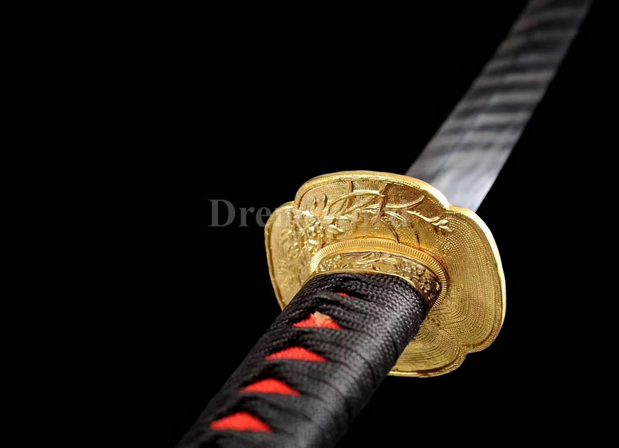 Fully hand fore laminated damascus folded steel japanese samurai sword katana full tang sharp blade.