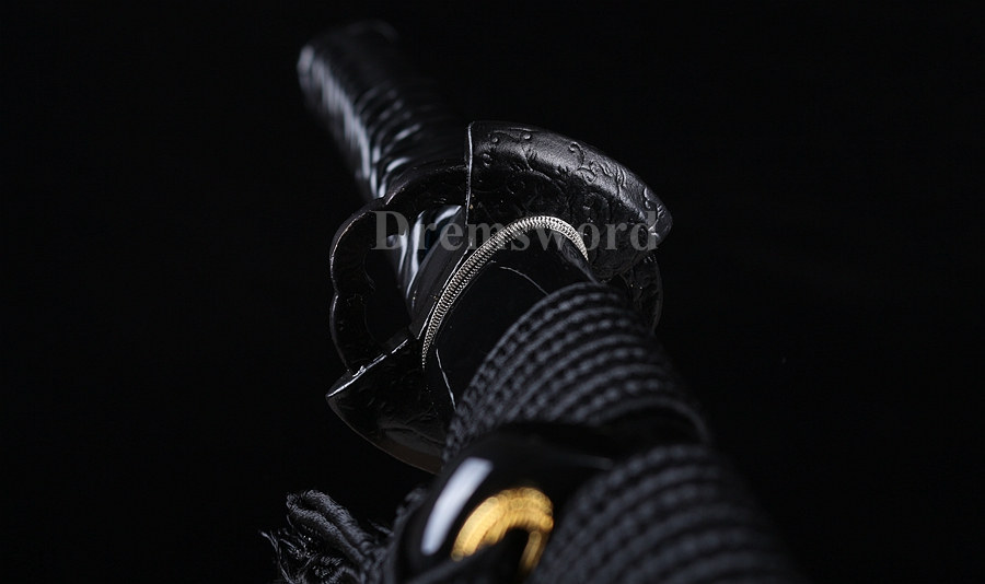 Black damascus folded steel sharp katana japanese samurai sword hand-arrasive hamon full tang.