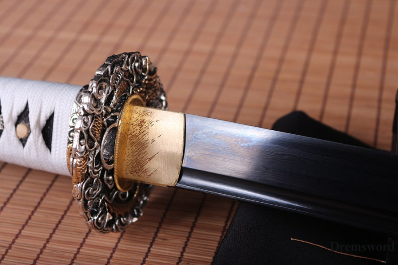 hand forge Japanese sharp Katana Samurai Sword Black damascus Folded Steel Full Tang battle ready.