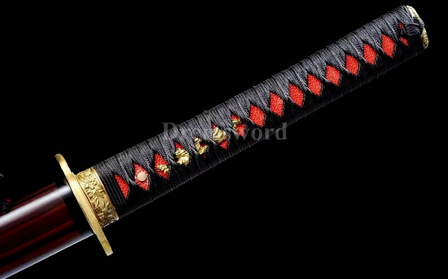 Fully hand fore laminated damascus folded steel japanese samurai sword katana full tang sharp blade.