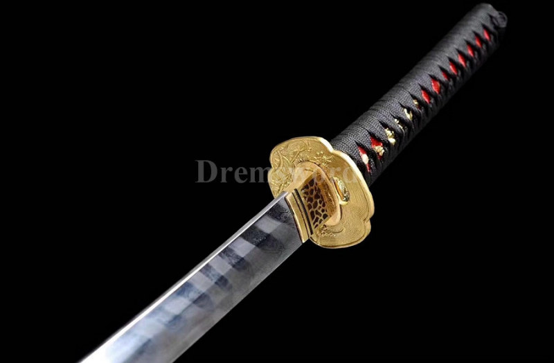 Fully hand fore laminated damascus folded steel japanese samurai sword katana full tang sharp blade.