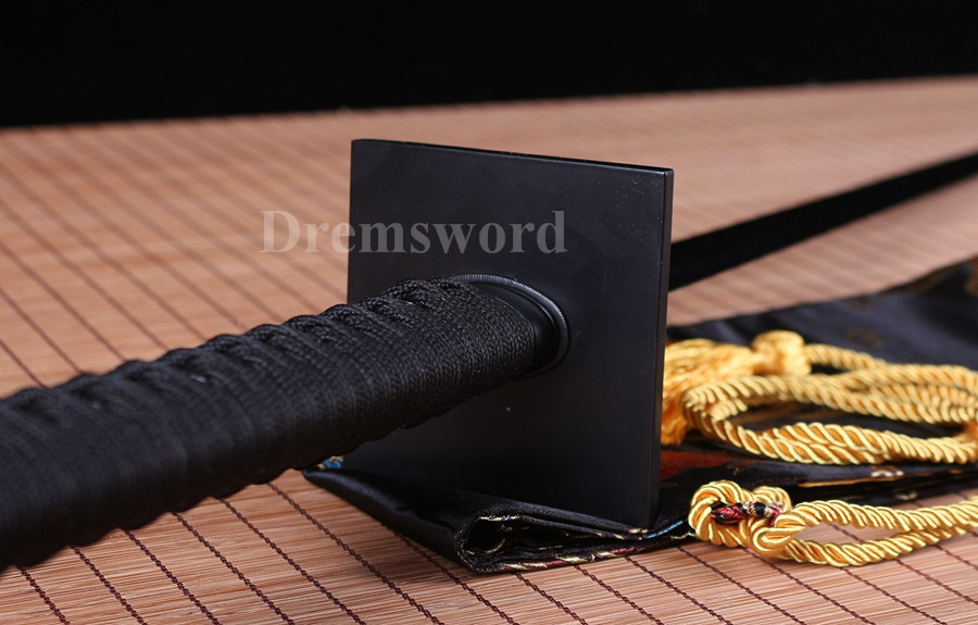 Clay tempered Ninja t10 steel japanese samurai sword full tang razor sharp battle ready.