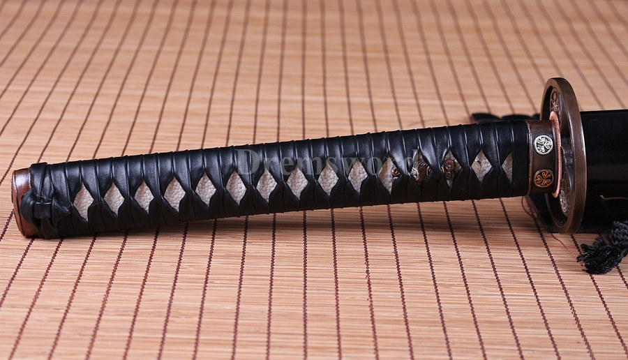 Choji hamon Clay tempered T10 steel  japanese samurai katana sword full tang razor sharp.