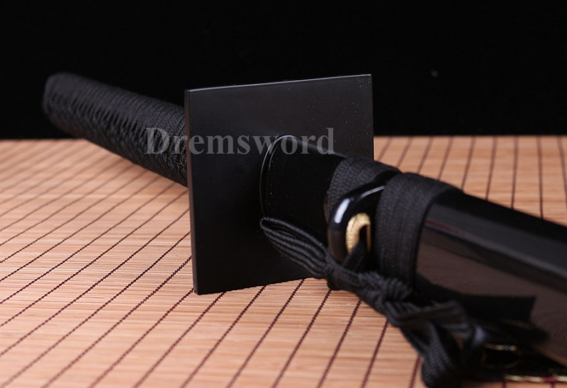 Clay tempered Ninja t10 steel japanese samurai sword full tang razor sharp battle ready.