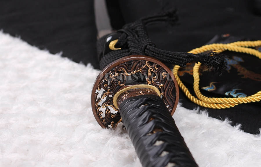 Clay tempered Choji hamon T10 steel huzaya polishi katana japanese samurai sword full tang razor sharp.