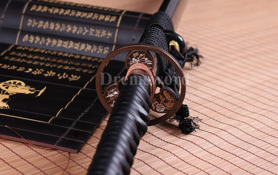 Choji hamon Clay tempered T10 steel  japanese samurai katana sword full tang razor sharp.