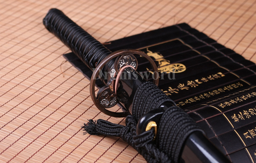 Choji hamon Clay tempered T10 steel  japanese samurai katana sword full tang razor sharp.
