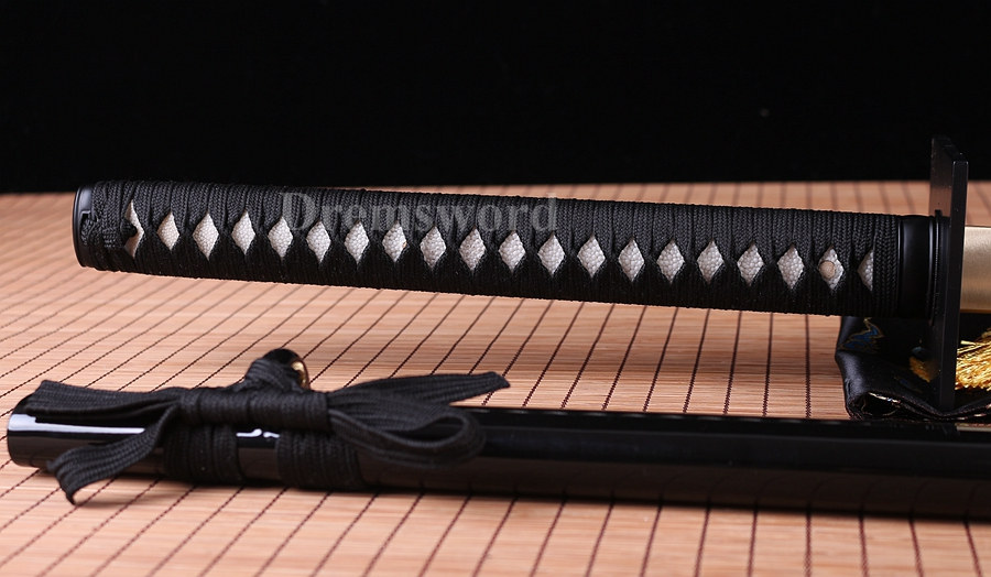 Clay tempered Ninja t10 steel japanese samurai sword full tang razor sharp battle ready.