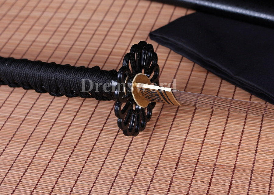Clay tempered T10 steel sharp katana japanese samurai sword full tang battle ready.