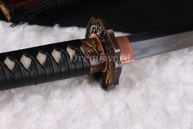 Clay tempered T10 steel katana japanese samurai sword full tang sharp battle ready real shell inlayed saya.