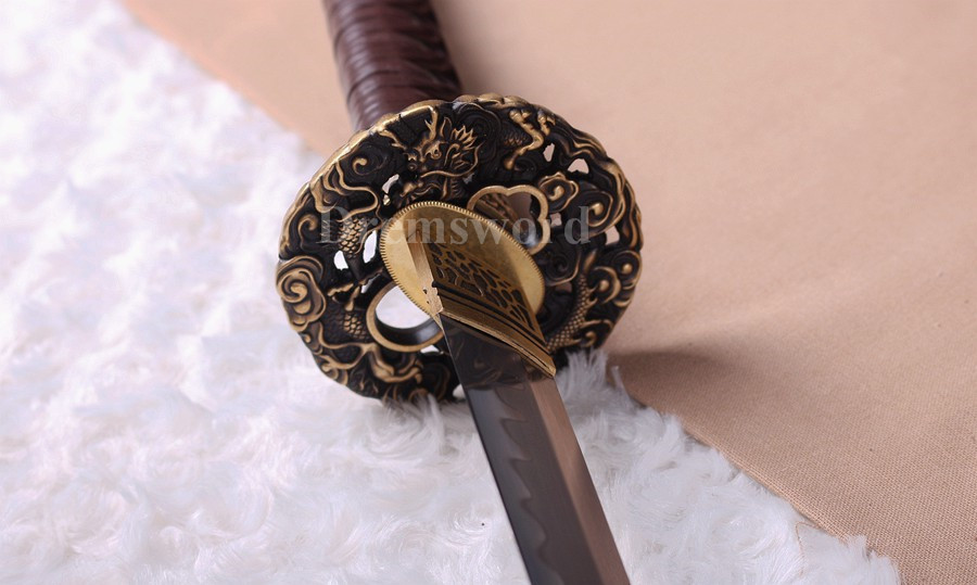 High quality Clay tempered T10 steel real hamon japanese samurai katana sword full tang sharp traditional hand abrasive.