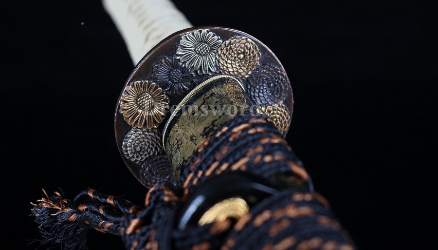 Clay tempered T10 steel 火焰 Choji hamon katana japanese samurai sword full tang razor sharp.