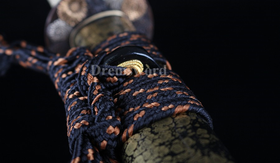 Clay tempered T10 steel 火焰 Choji hamon katana japanese samurai sword full tang razor sharp.