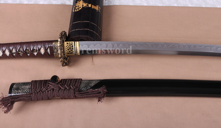 High quality Clay tempered T10 steel real hamon japanese samurai katana sword full tang sharp traditional hand abrasive.