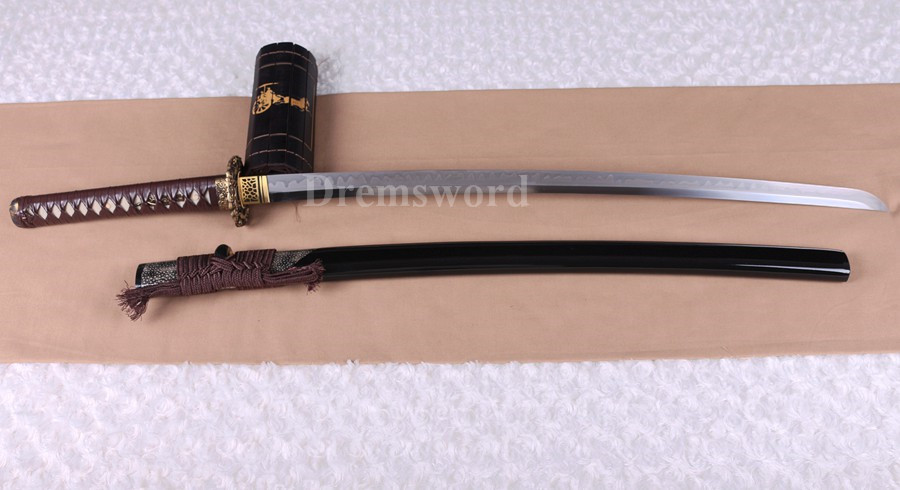 High quality Clay tempered T10 steel real hamon japanese samurai katana sword full tang sharp traditional hand abrasive.