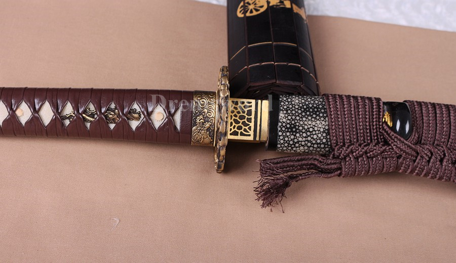 High quality Clay tempered T10 steel real hamon japanese samurai katana sword full tang sharp traditional hand abrasive.
