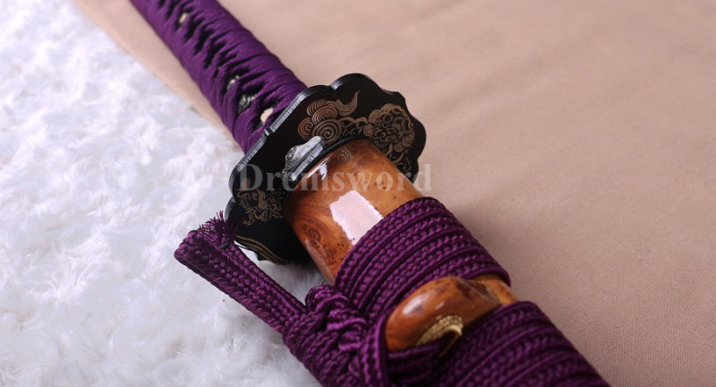 Clay tempered T10 steel real hamon japanese samurai katana sword full tang sharp traditional hand abrasive.