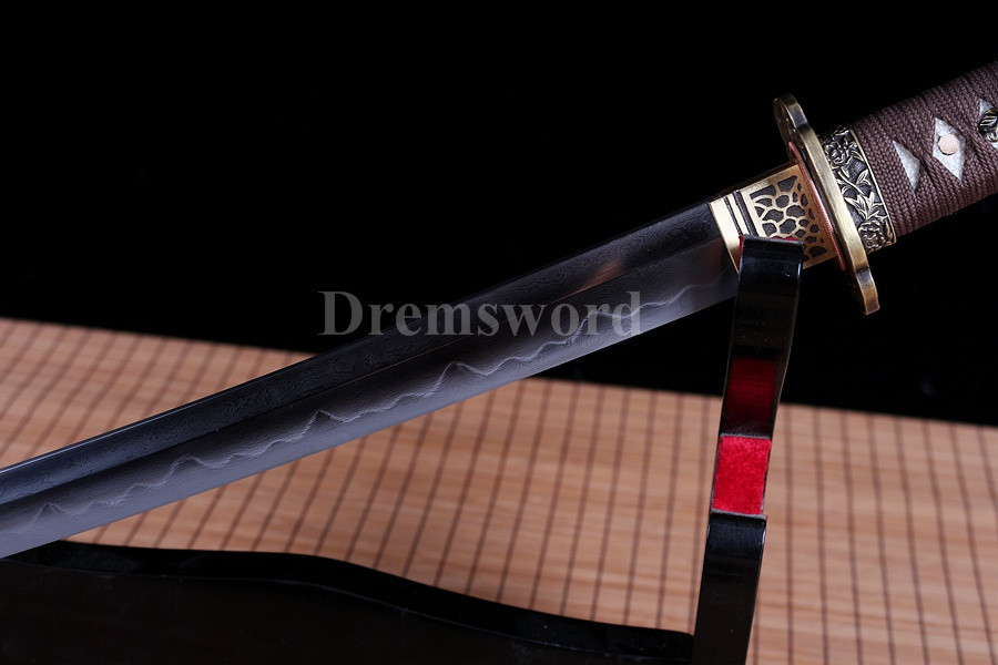 Clay tempered folded steel katana japanese samurai sword full tang battle ready sharp.