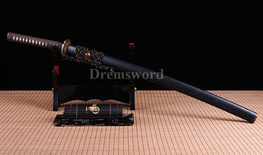 Clay tempered folded steel katana japanese samurai sword full tang battle ready sharp.
