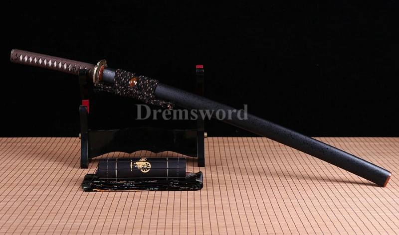 Clay tempered folded steel katana japanese samurai sword full tang battle ready sharp.