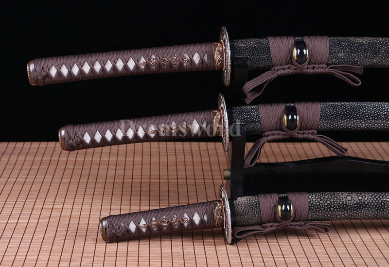 Clay tempered Folded Steel Hazuya Polish Japanese Samurai Sword Set Katana+Wakizashi+Tanto blossom engraved Razor Sharp.