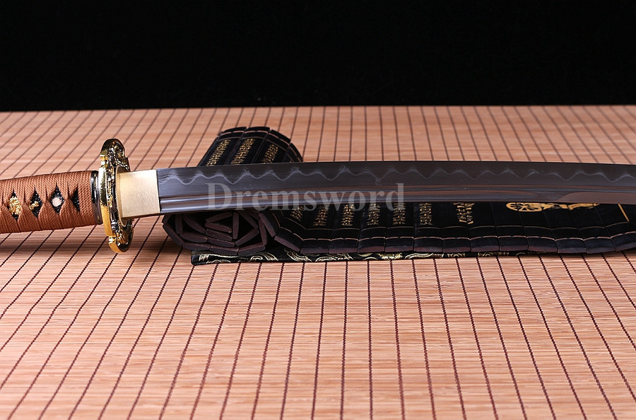UNOKUBI-ZUKURI clay tempered Folded steel Katana Japanese Samurai Sword full tang sharp.