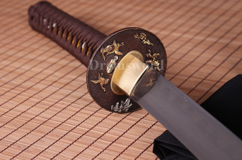 Clay tempered folded steel katana Japanese Samurai Sword full tang battle ready sharp blade.