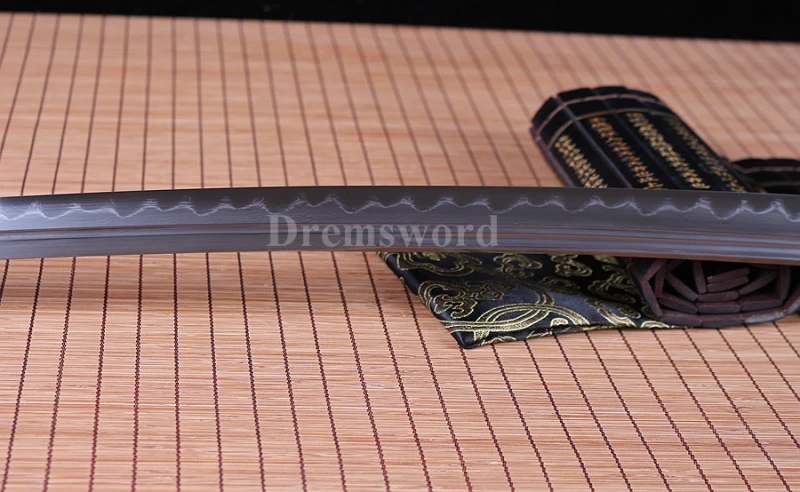 UNOKUBI-ZUKURI clay tempered Folded steel Katana Japanese Samurai Sword full tang sharp.