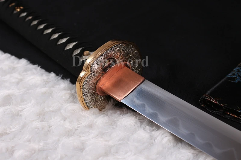 Clay tempered folded steel katana japanese samurai sword full tang battle ready shell saya.